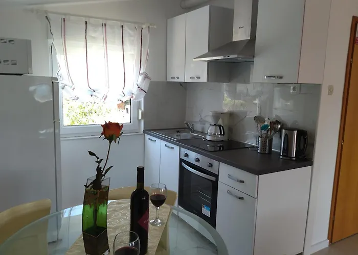 Appartement With Parking Space - 24546 Rogoznica (Sibenik-Knin)